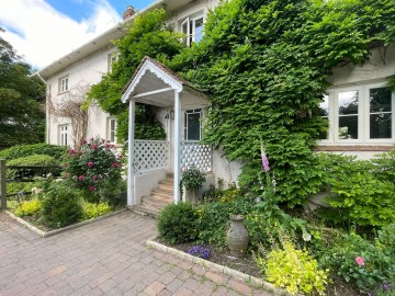 image of The Old Farmhouse Easthampstead Road, Wokingham
