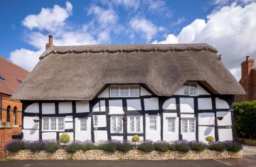 image of 10 Beckford Road, Alderton
