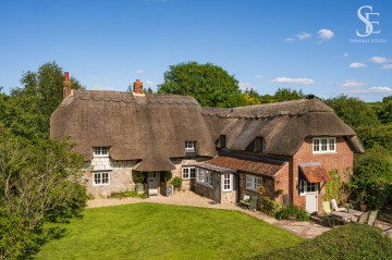 image of Badgers Rest, 2 Hallam, Southend, Ogbourne St. George