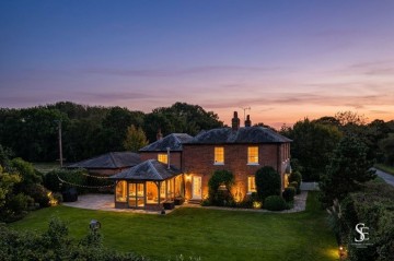 image of Buck Farmhouse Howe Lane, Binfield