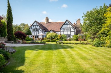 image of Old Manor Court Lane, Offenham