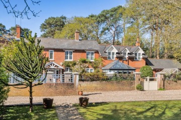 image of 3 The Hollies Old Wokingham Road, Wokingham
