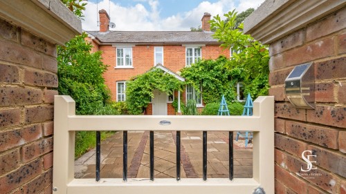 Arrange a viewing for Old Wokingham Road, Wokingham, RG40