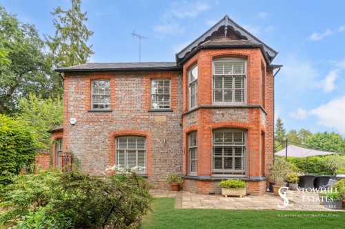 Arrange a viewing for Stoke Row Road, Peppard Common, RG9