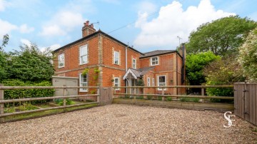 image of 2 Oak Cottage Hungerford Lane, Shurlock Row