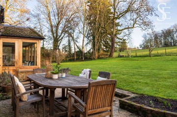 image of Woodcutters Lodge, Over Worton