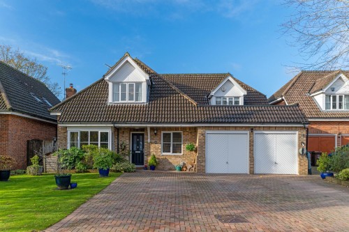 Arrange a viewing for Bucknalls Drive, Bricket Wood, AL2