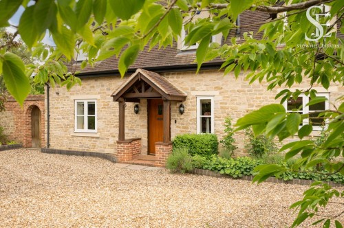 Arrange a viewing for Hobbs Hill, Fernham, SN7