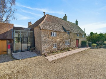 image of Hyde Farm House Abingdon Road, Marcham